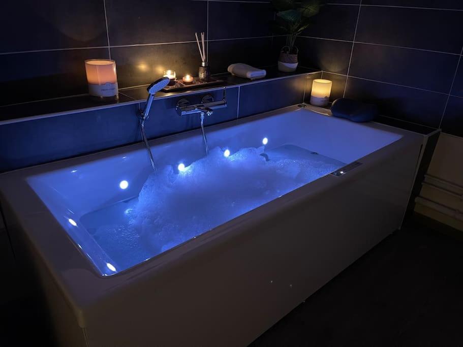 Suites Mana - La Perle Des Isles , Superbe Maison Art Deco Avec Balneotherapie 勒泰勒 外观 照片